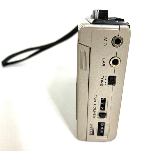 Sony TCM-8EV. For parts or repair. - Picture 4 of 7